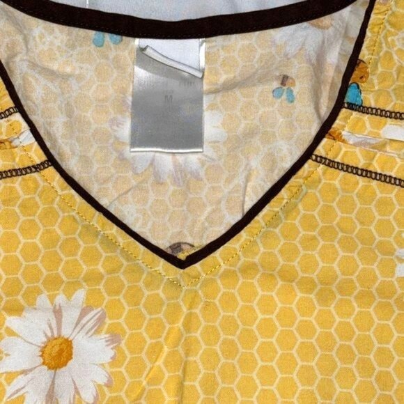 Disney Winnie The Pooh "Dont Forget To Smile Today" Yellow Scrub Top Medium - Picture 4 of 8